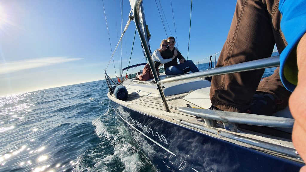 tarifas de alquiler de para contratar reportaje fotográfico de calidad, experiencia en velero romantica prenupcial por las costas de almeria, velero de regata en alquiler